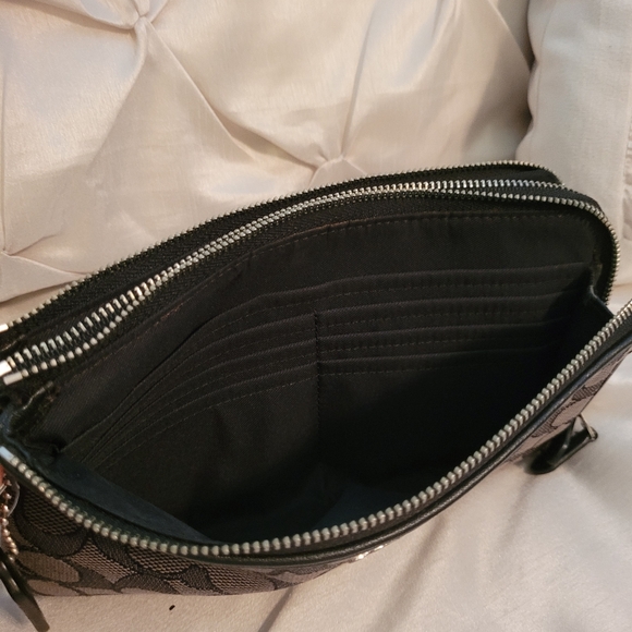 Coach Canvas wristlet/wallet - Picture 5 of 6